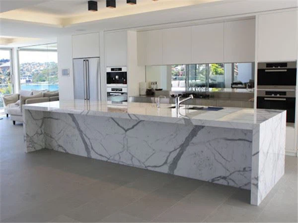 Calacatta marmora darba virsmas