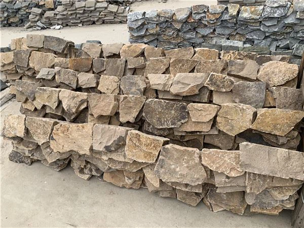 rust loose stones sawn cut