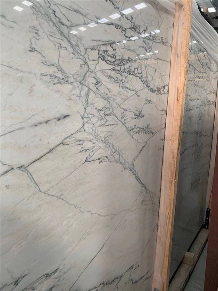 White Macaubas Calacatta Quartzite