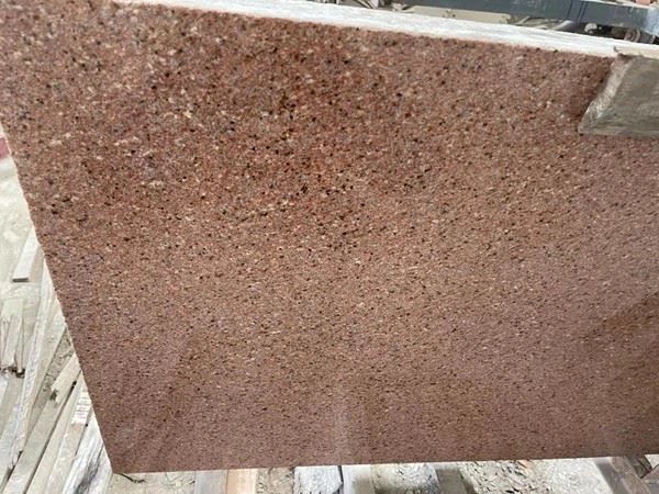 Rosa Iris Granite slabs grain