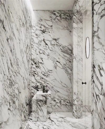 Arabescato marmora vannas istaba